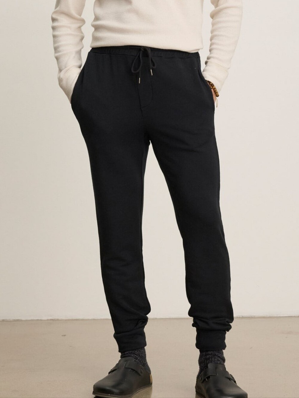 Velvet by Graham & Spencer Crosby Luxe Fleece Jogger in Black Size L
